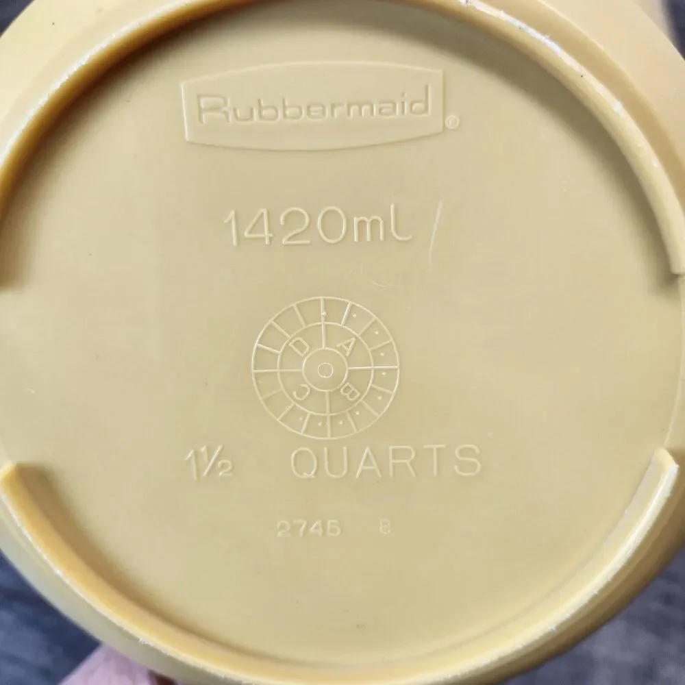 Rubbermaid vtg pitchers