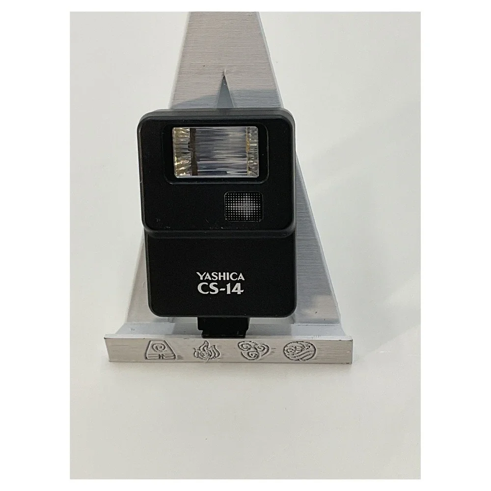 Yashica CS-14 Vintage Shoe Mount Flash‎ Unit for Parts
