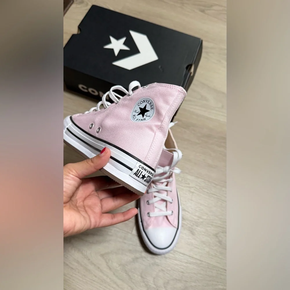 Converse light pink