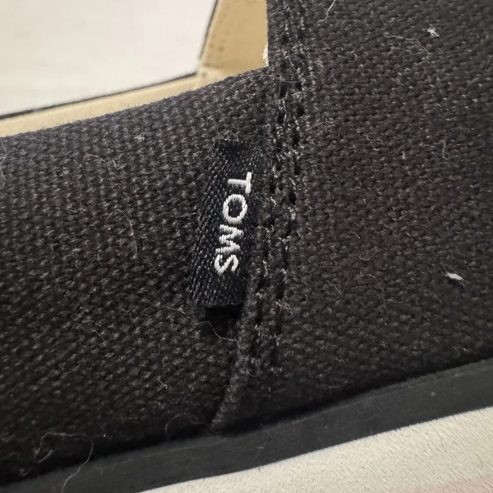 Toms stylish black