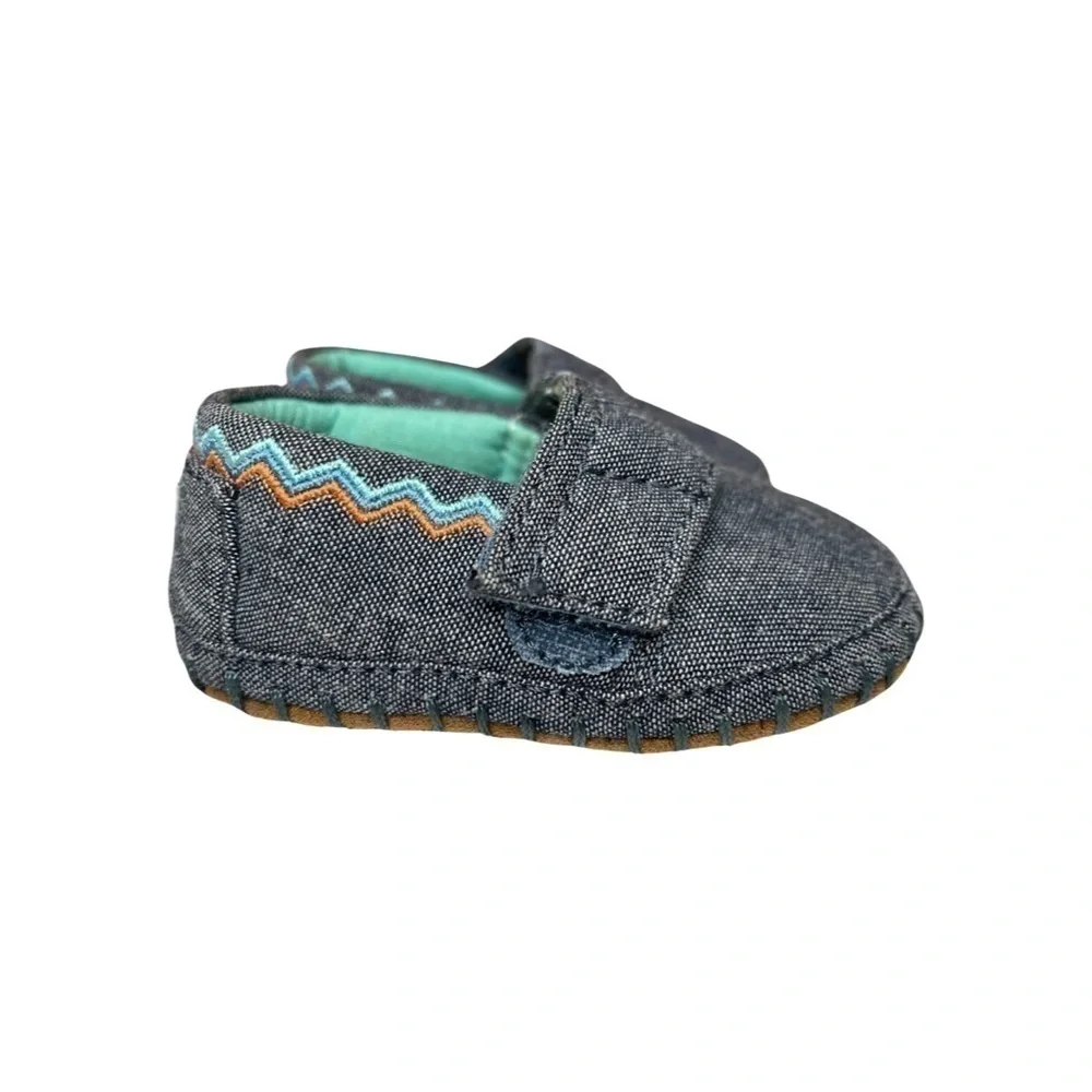 Toms new out toes