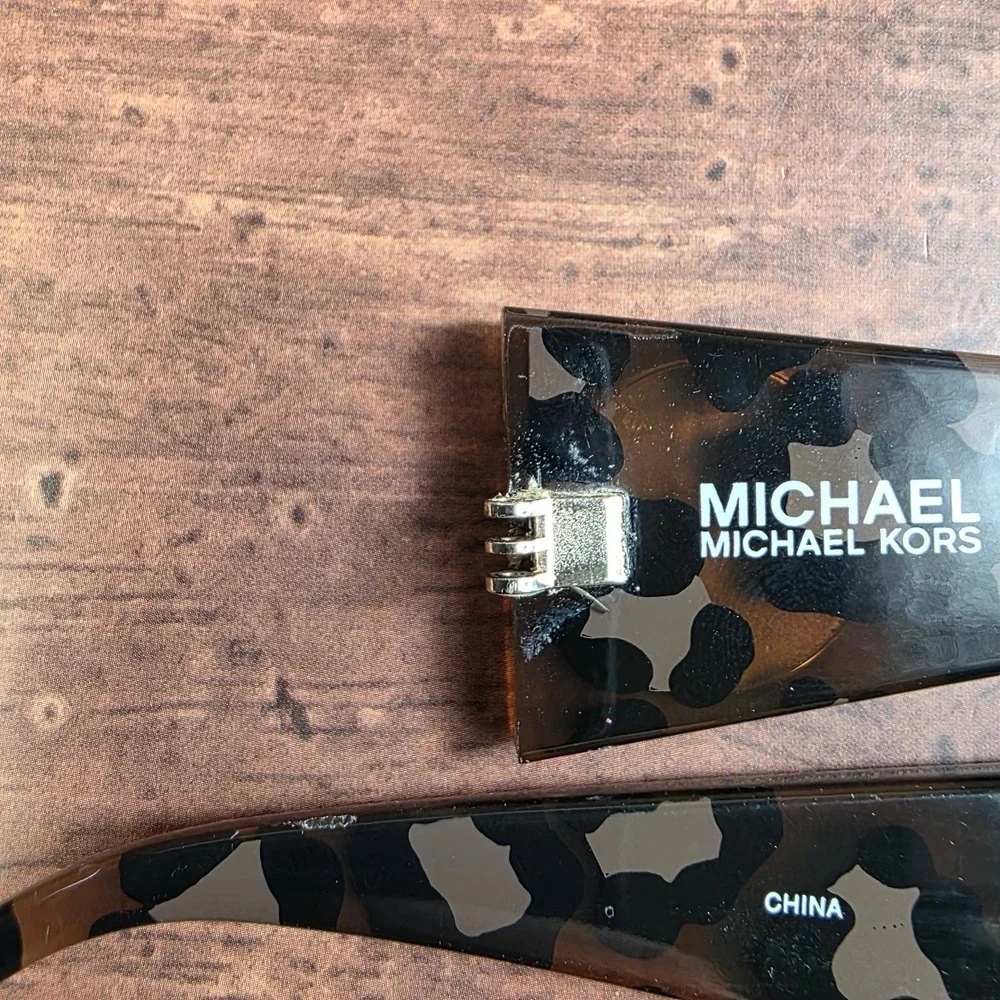 Michael Kors protection eye
