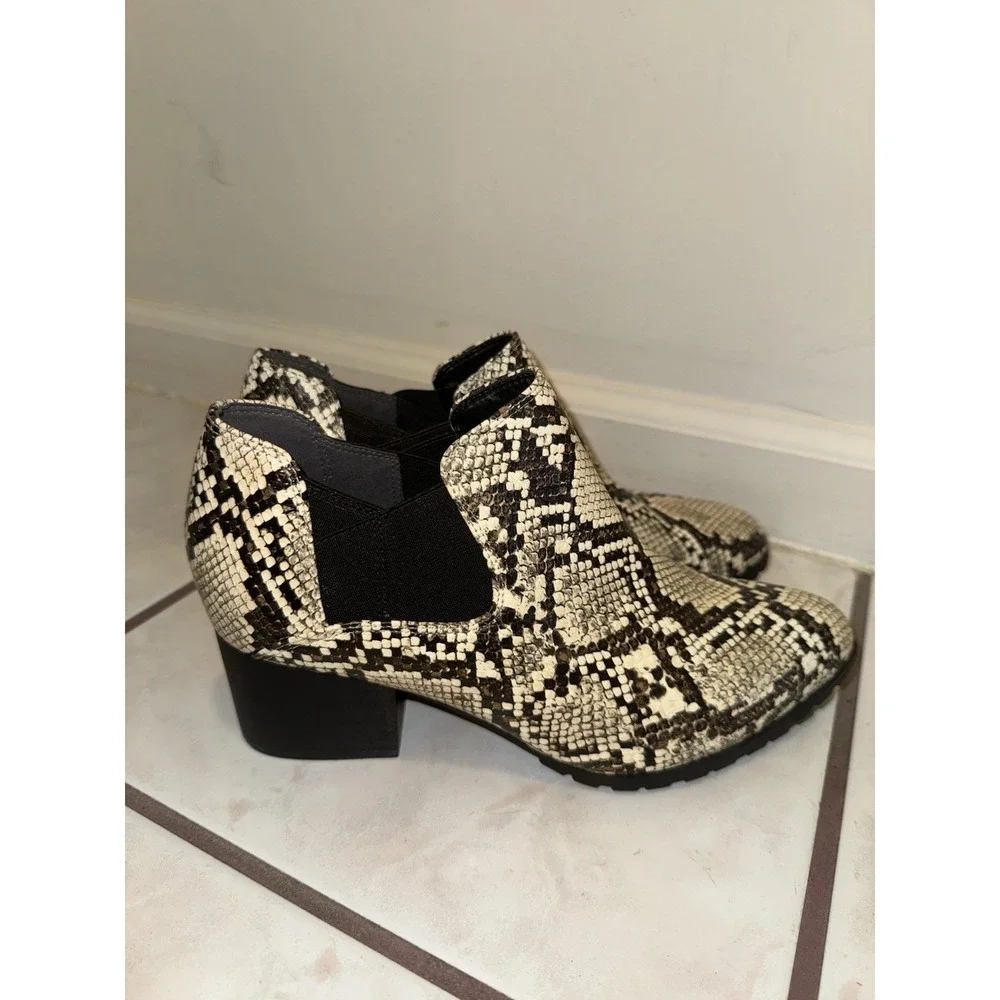 vionic snakeskin