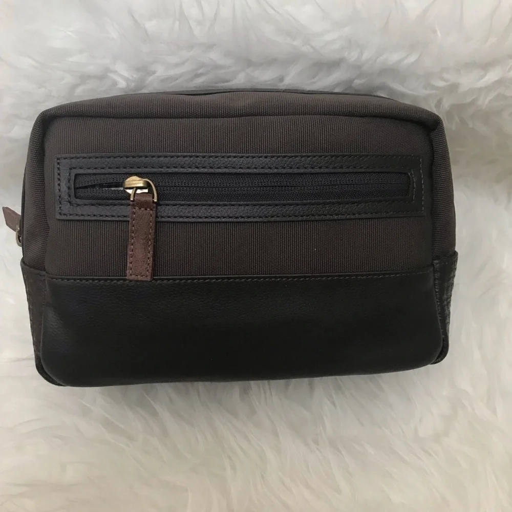 Boconi zip around