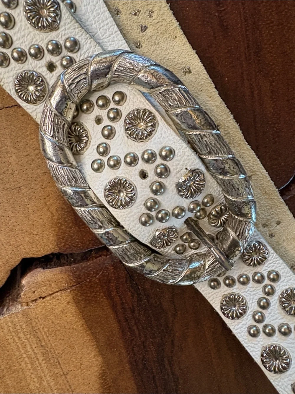 Leather Rock keywords buckle style
