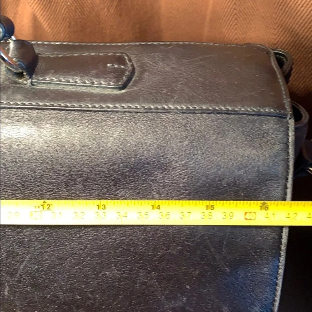 Coach preloved solid