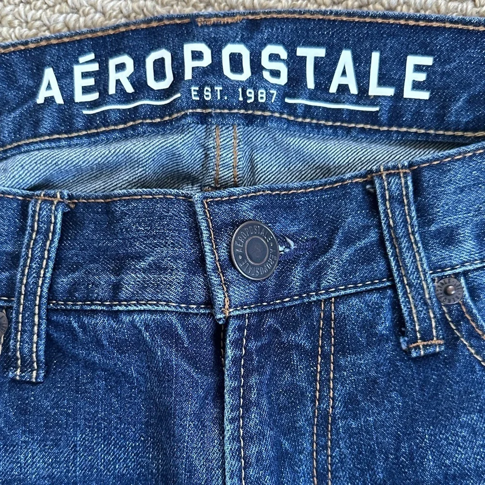 Aeropostale Essex Straight Jeans 29x30, Distressed Dark Denim
