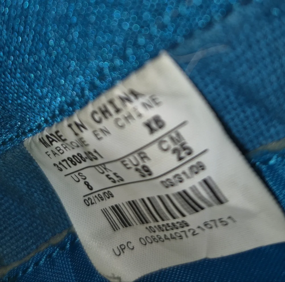 Nike 2009 yellow sneaker