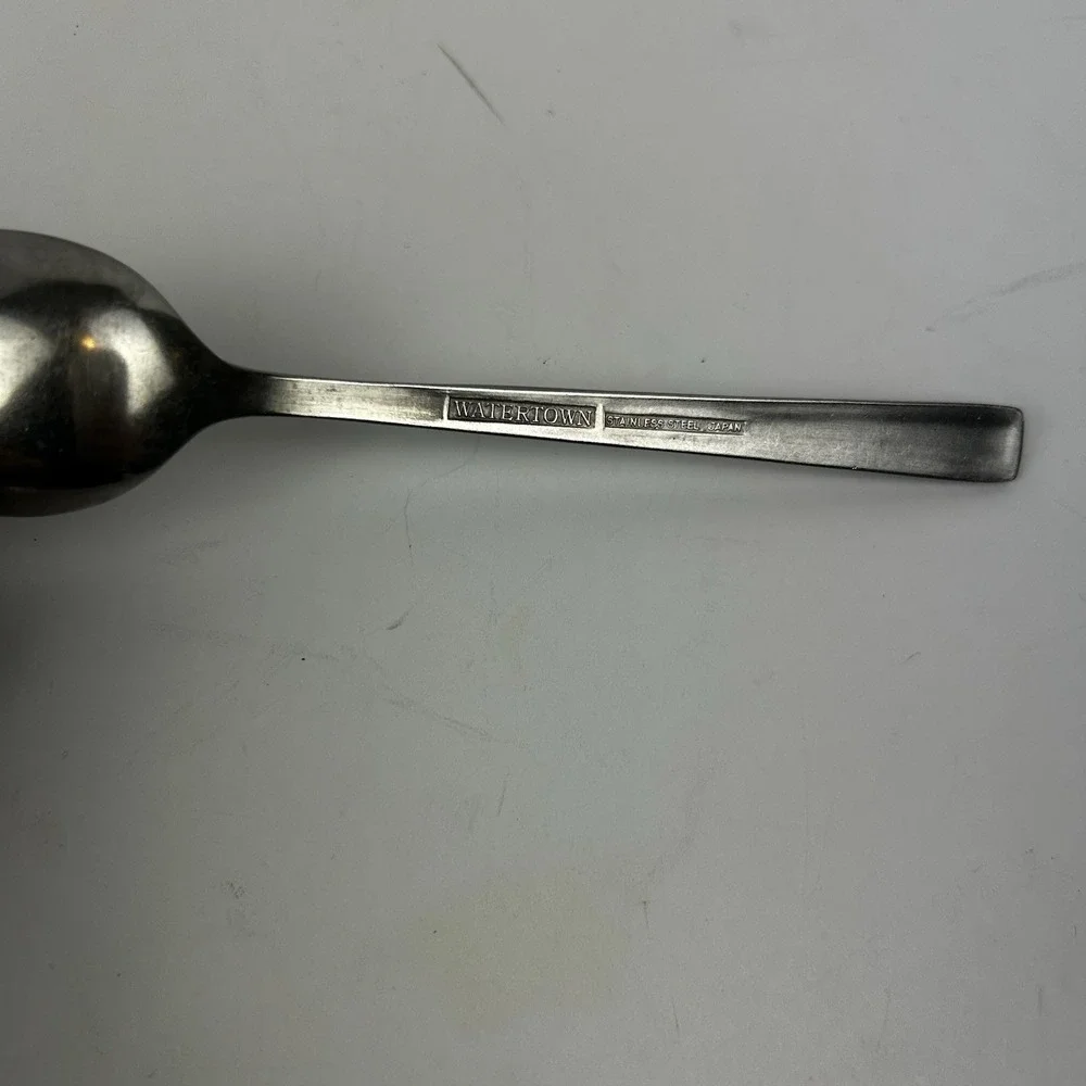 The Unbranded Brand product oval