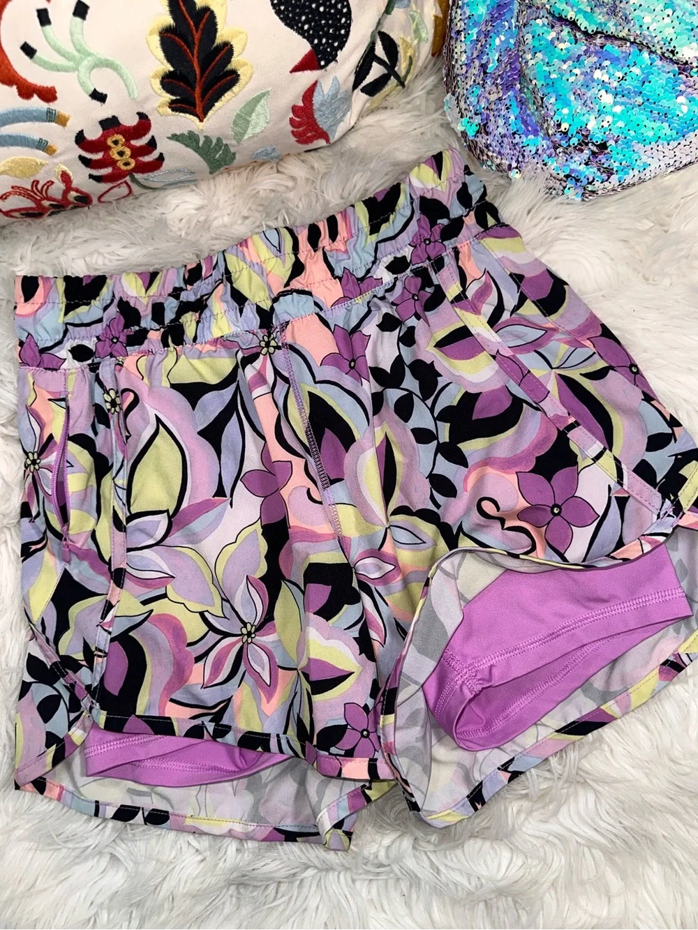 Avia funky floral
