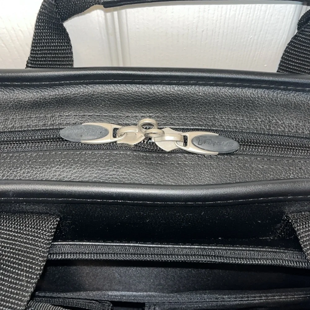 Targus leather bag
