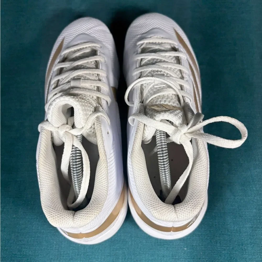 Adidas color white