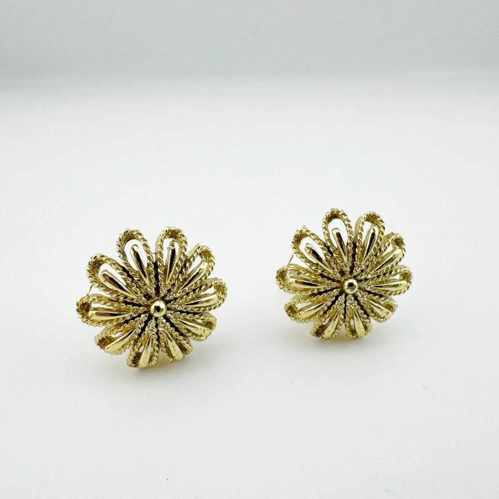 Vintage Coro Gold‎ Tone Flower Clip On Earrings