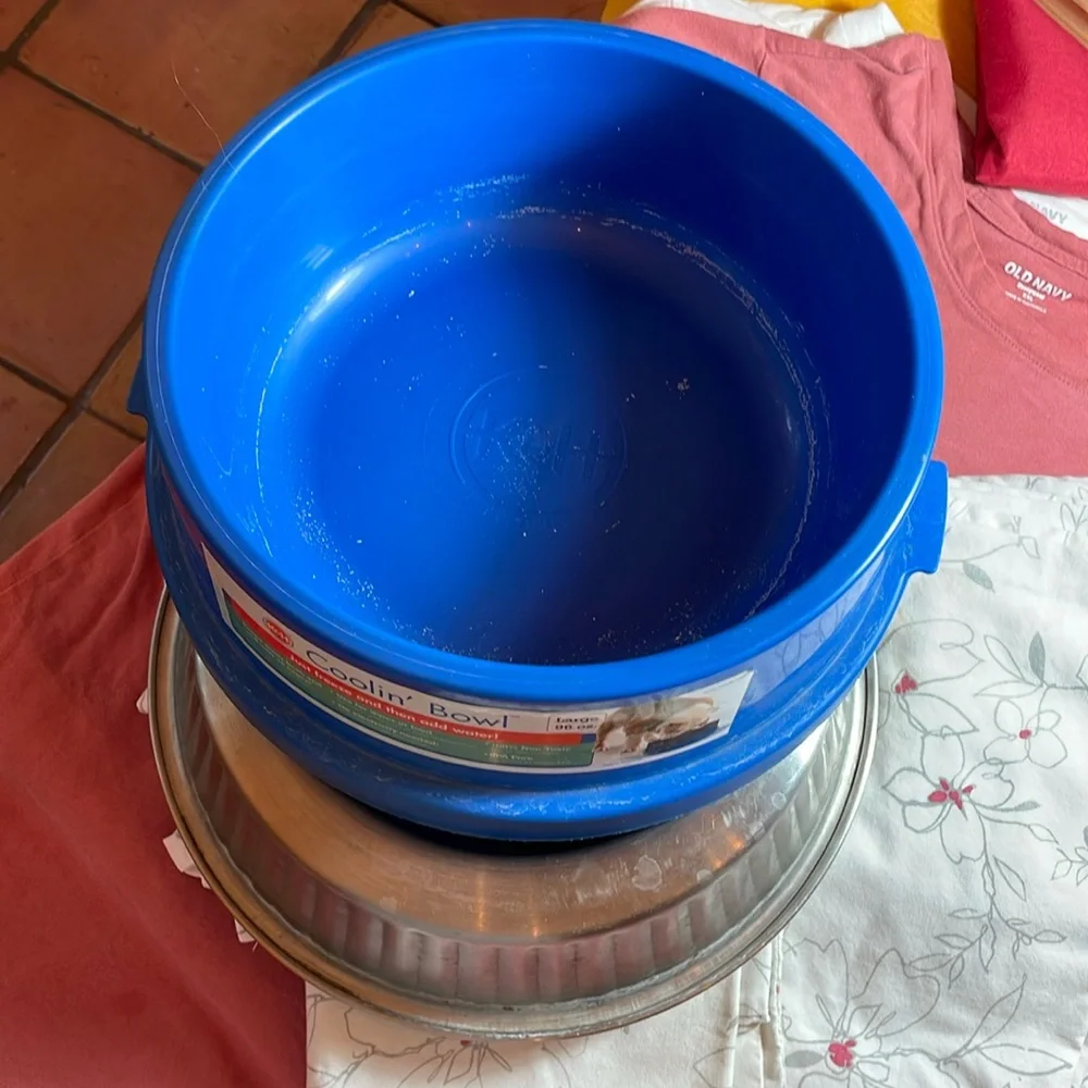 Pet water bowls