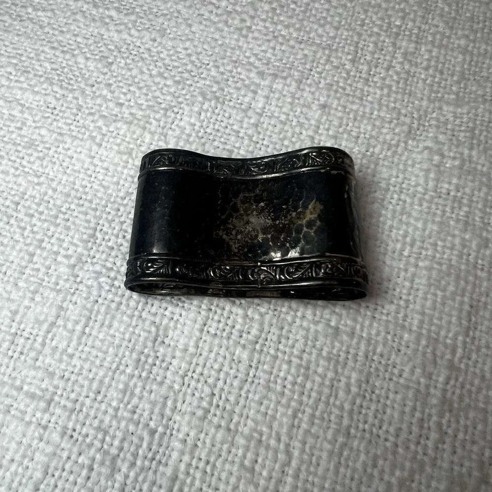 Vintage Silver Patina Hammered Detail‎ Edging Napkin Holder Antique Tablescape