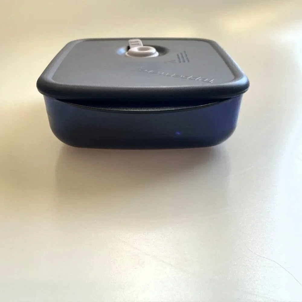 Tupperware tuperware vent
