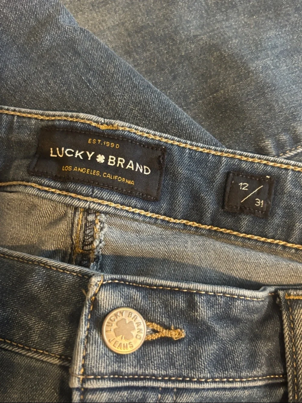 Lucky Brand casual light