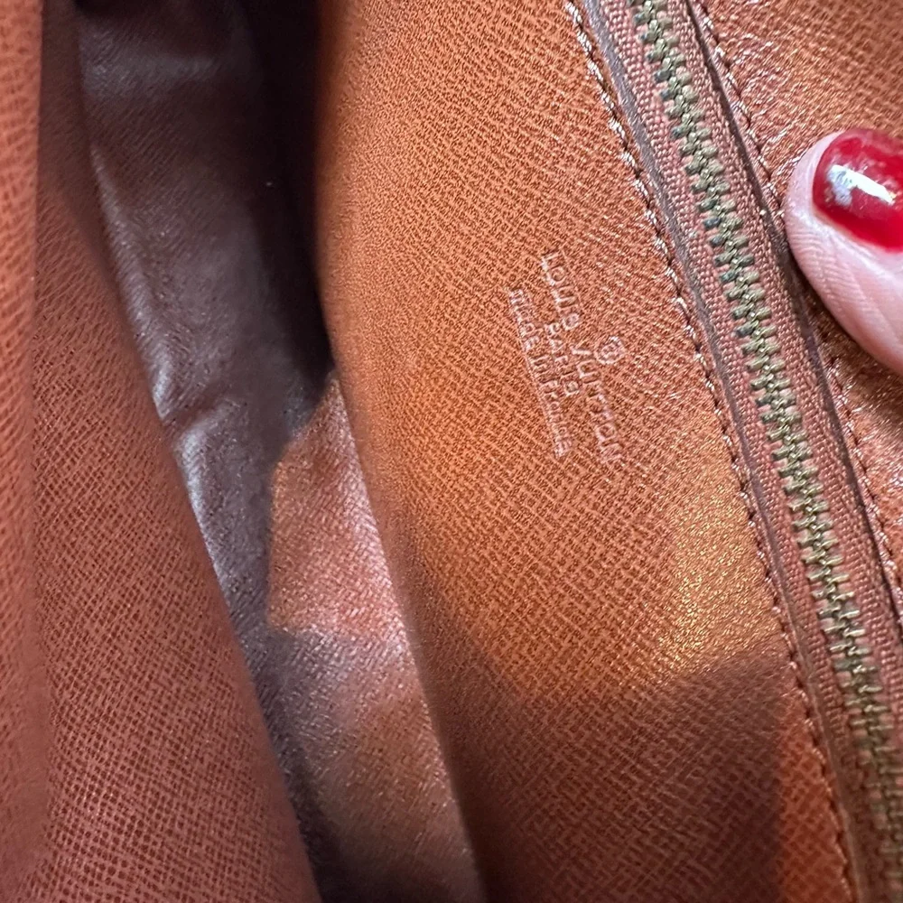Louis Vuitton pockets inner