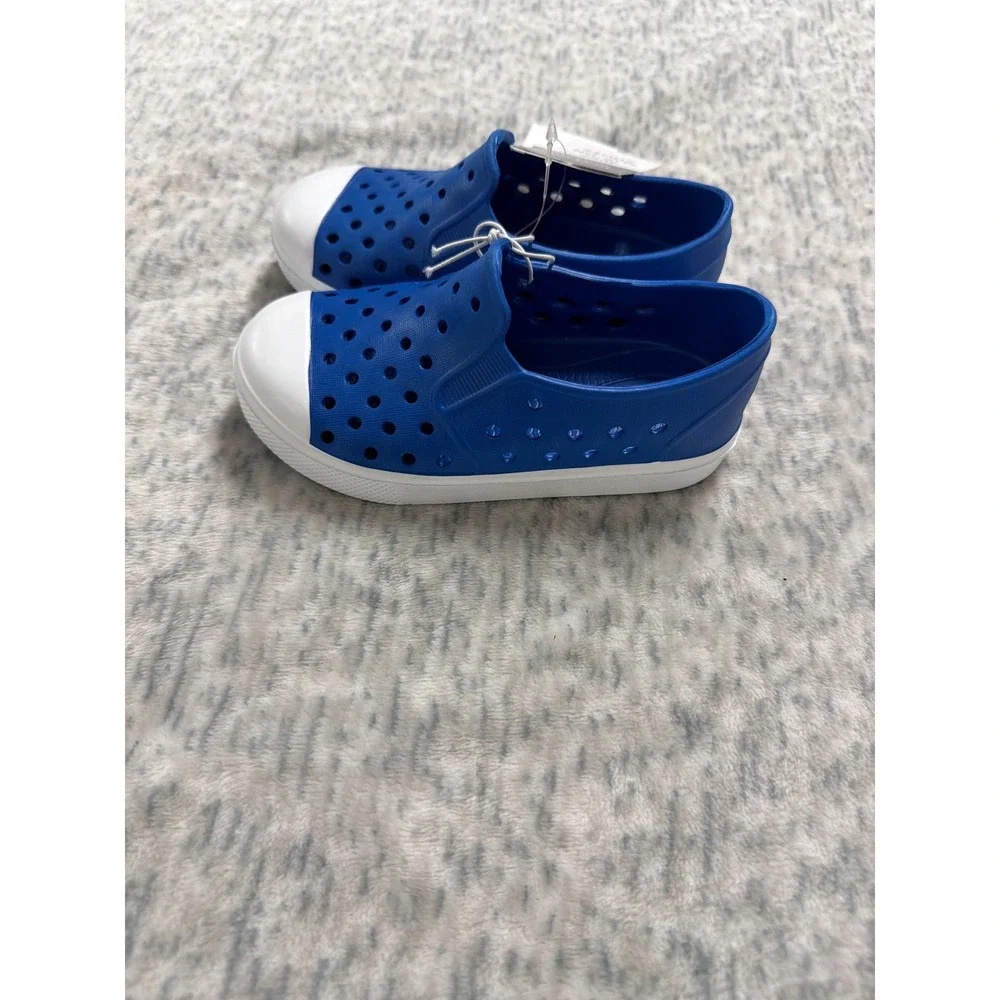 Berkley Jensen lightweight breathable