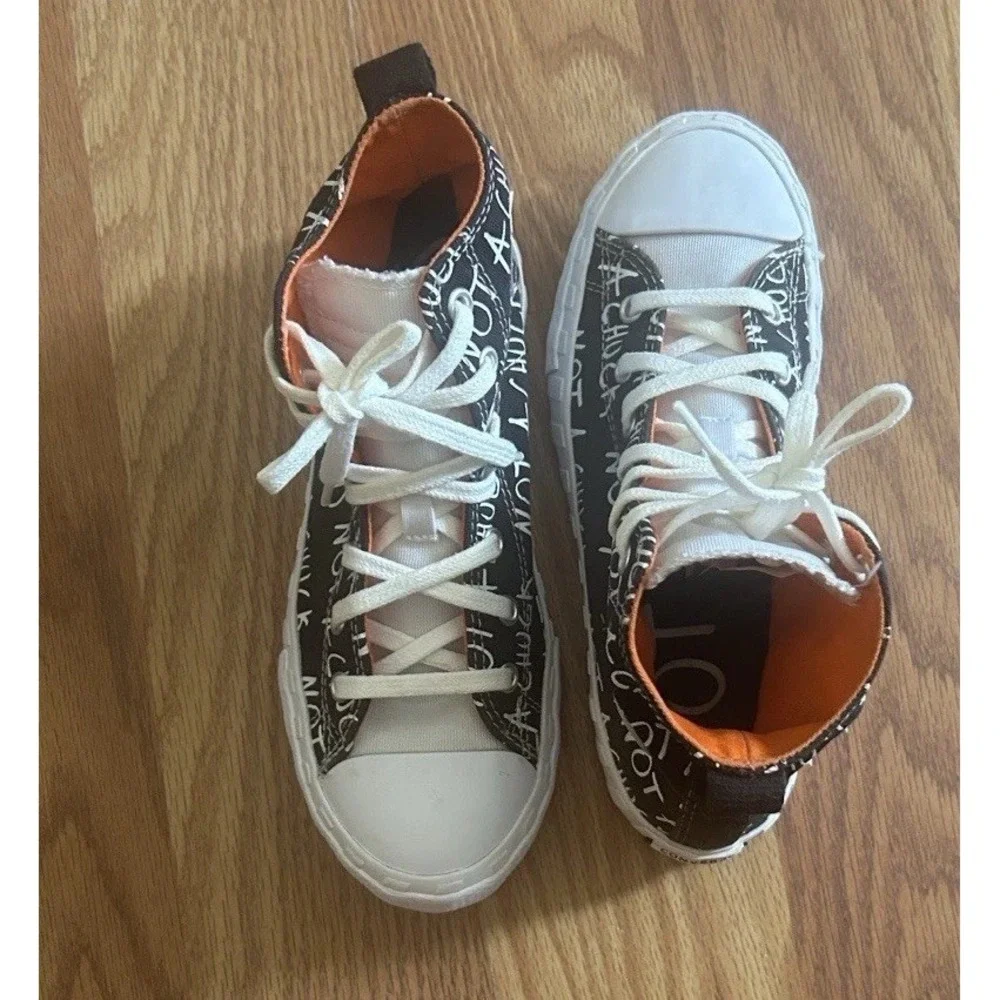 Converse not chuck