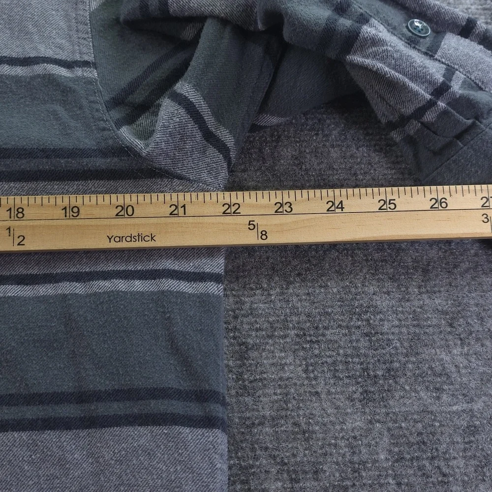 True Religion Flannel Shirt Medium Gray Green Striped‎ Button Up Outdoors