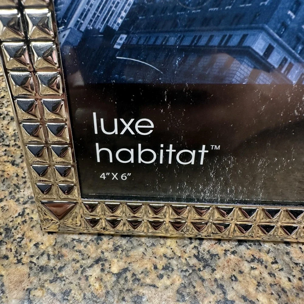 luxe habitat item silver