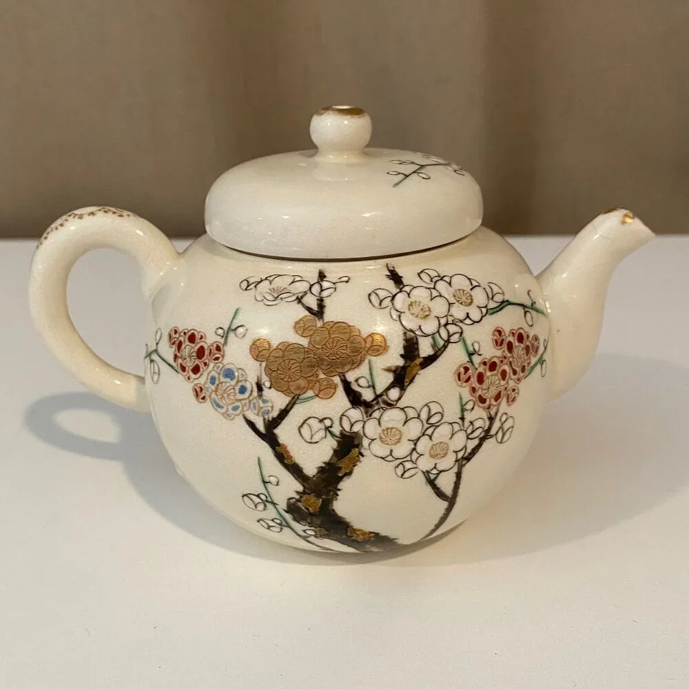 19th Century Satsuma Japanese Teapot Floral‎ Hand Painted Porcelain