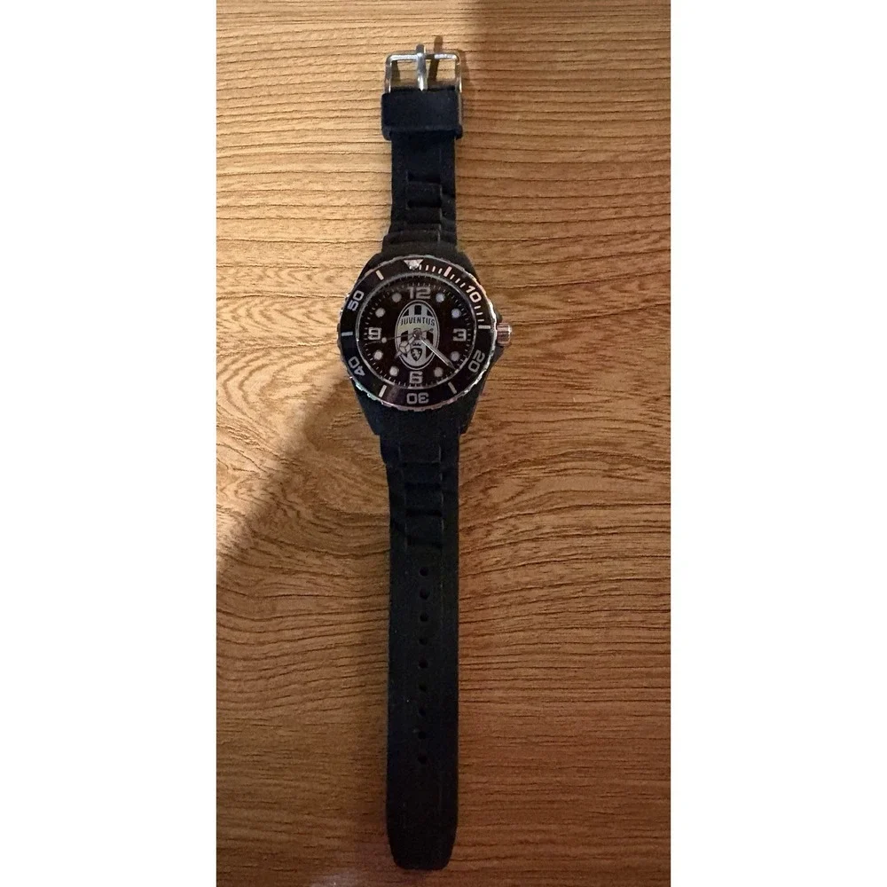 Juventus Official FC Black Silicone Strap Wristwatch JN382DN1 Needs Battery