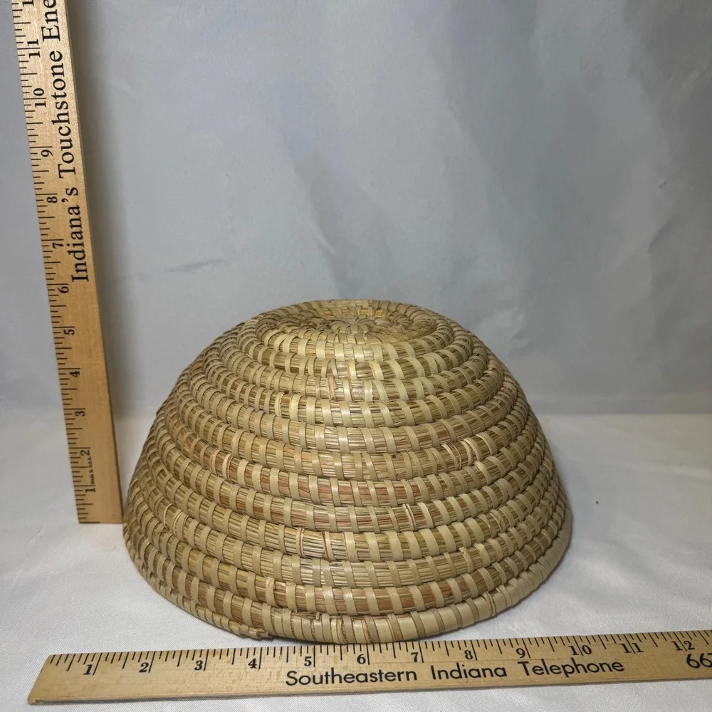 Unbranded handcrafted coiled