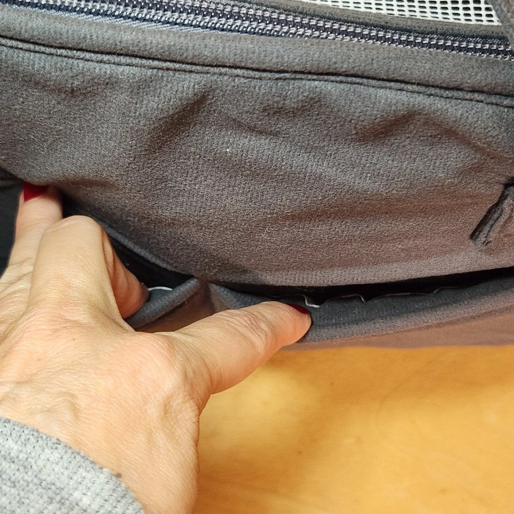 The Unbranded Brand pet carrier