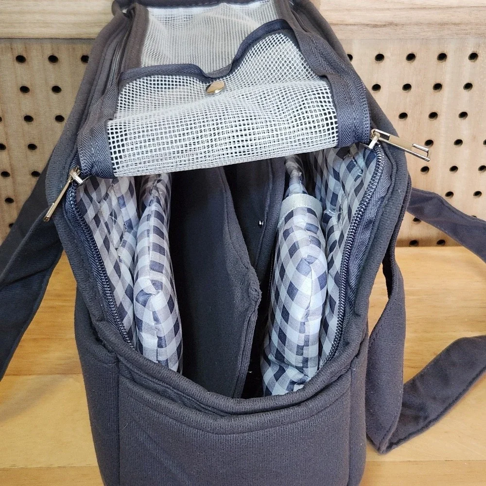 The Unbranded Brand pet carrier