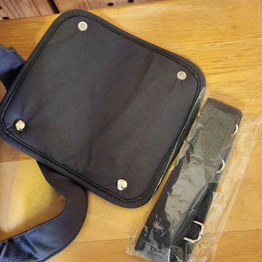 The Unbranded Brand pet carrier