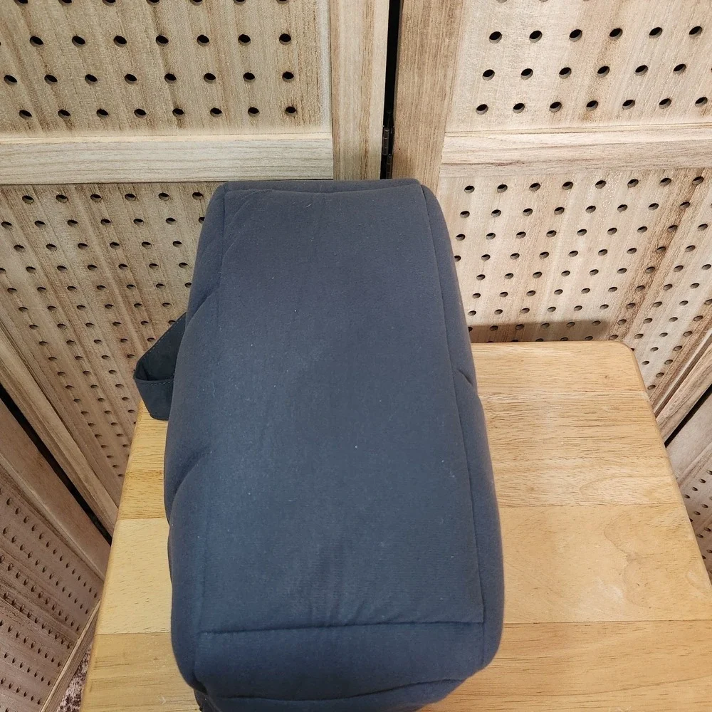 The Unbranded Brand pet carrier