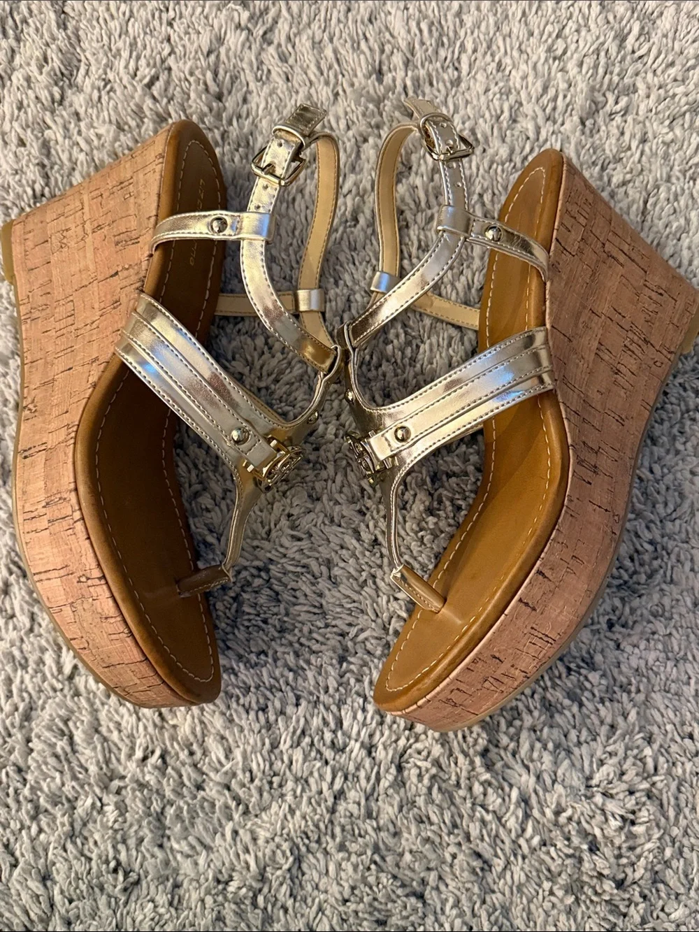 Liz Claiborne elegant strap