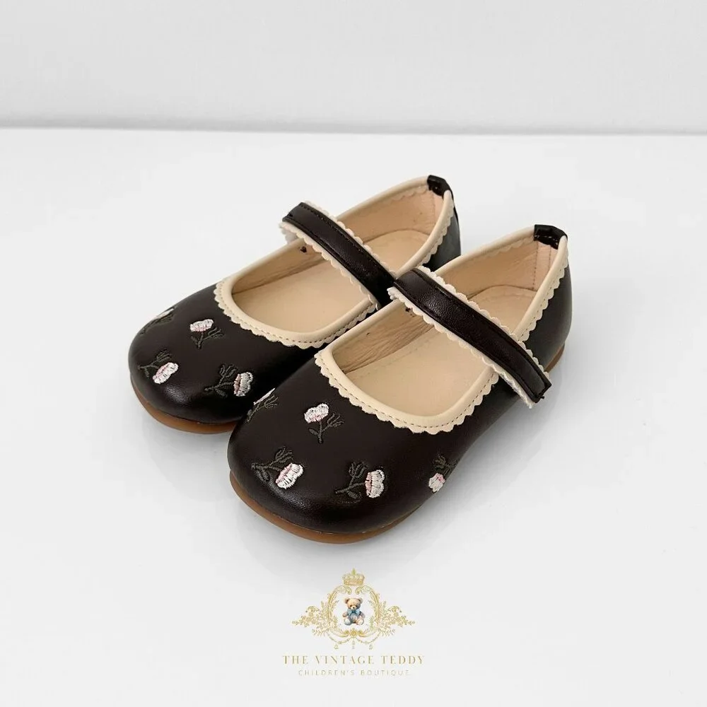 NWT Pretty Girls Mary Jane Flats Embroidered Cute Children's Shoes Brown 5.5