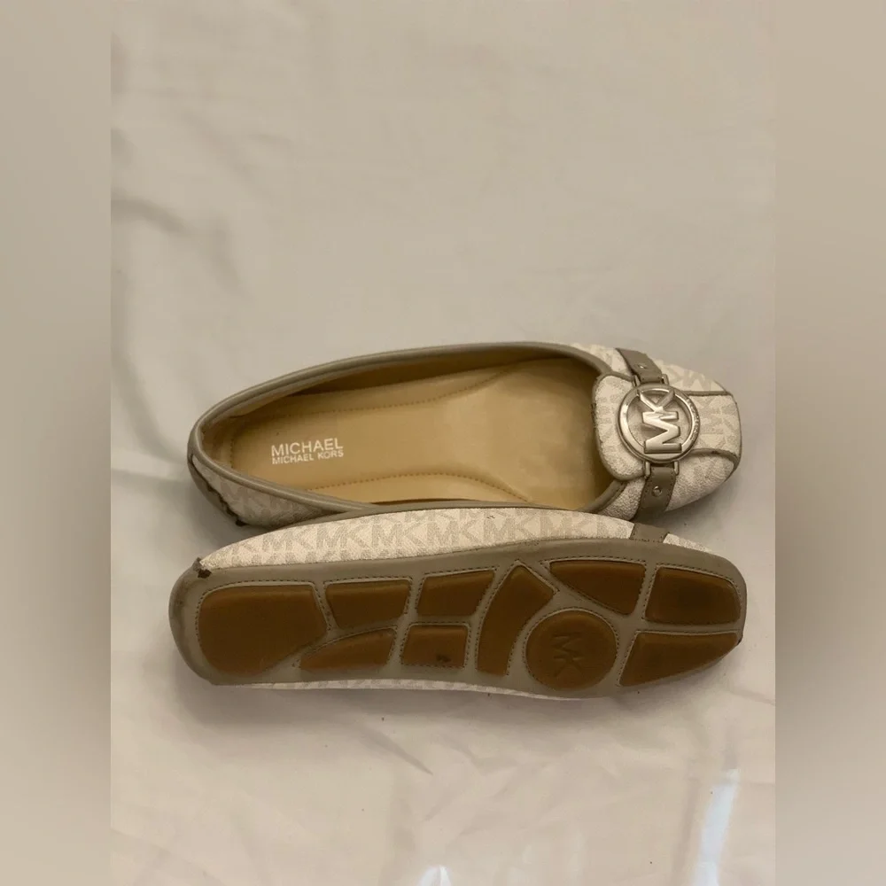 Michael Kors chic silver