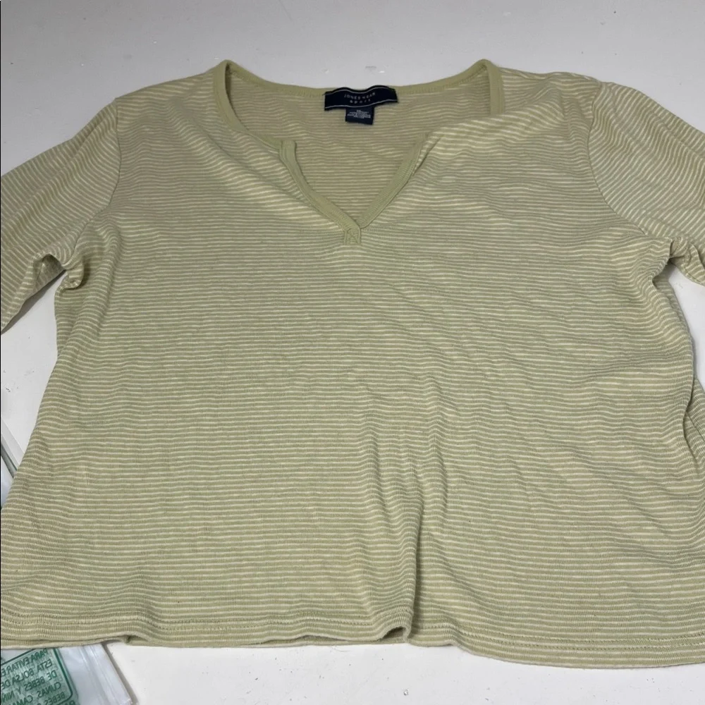 Jones Wear Sport XL Green White Striped V Neck Long Sleeve T Shirt
