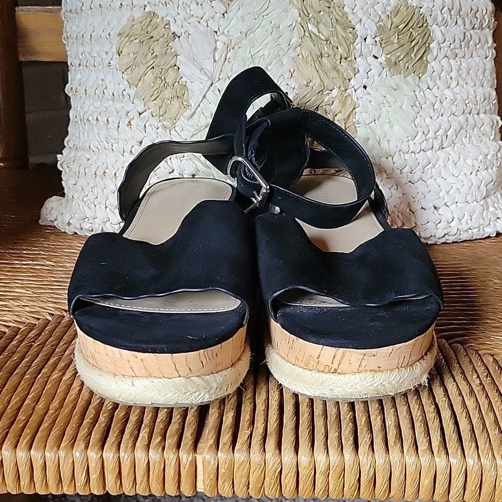 Marc Fisher Faitful platform, ankle strap sandals, size 10M