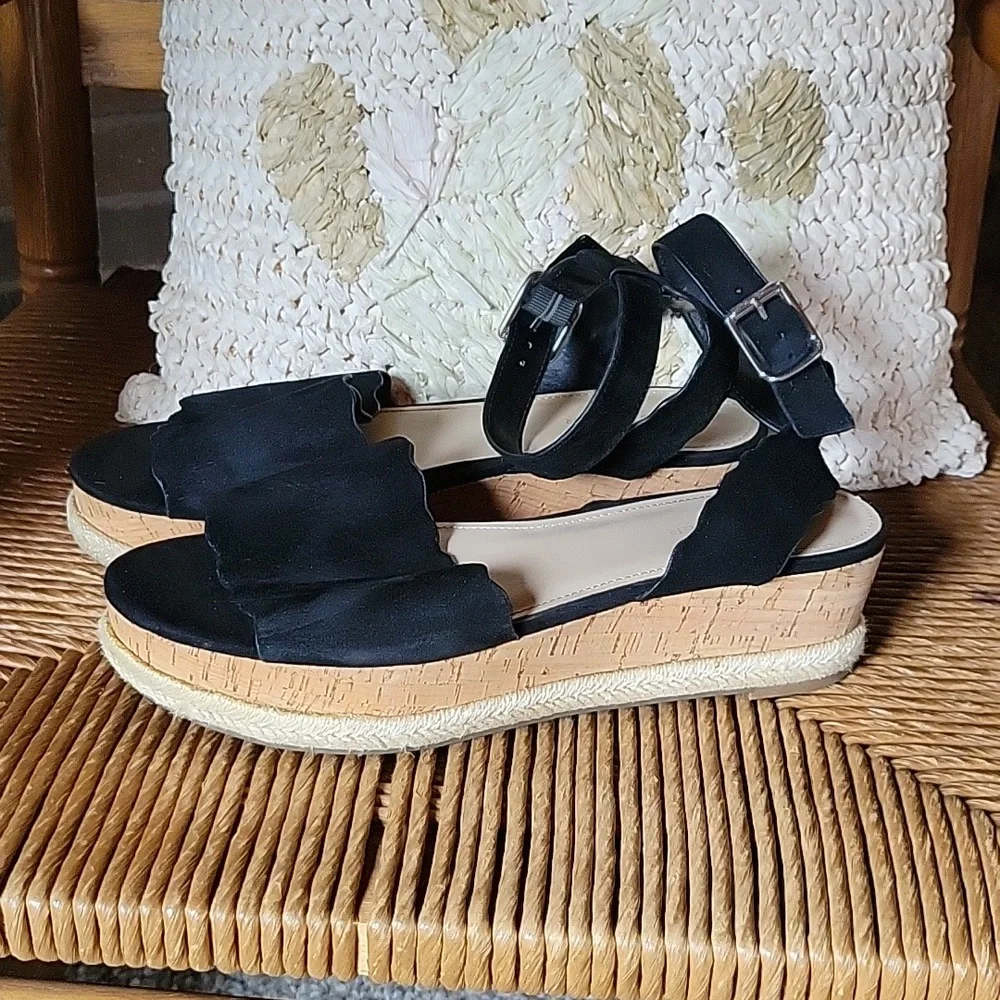 Marc Fisher Faitful platform, ankle strap sandals, size 10M
