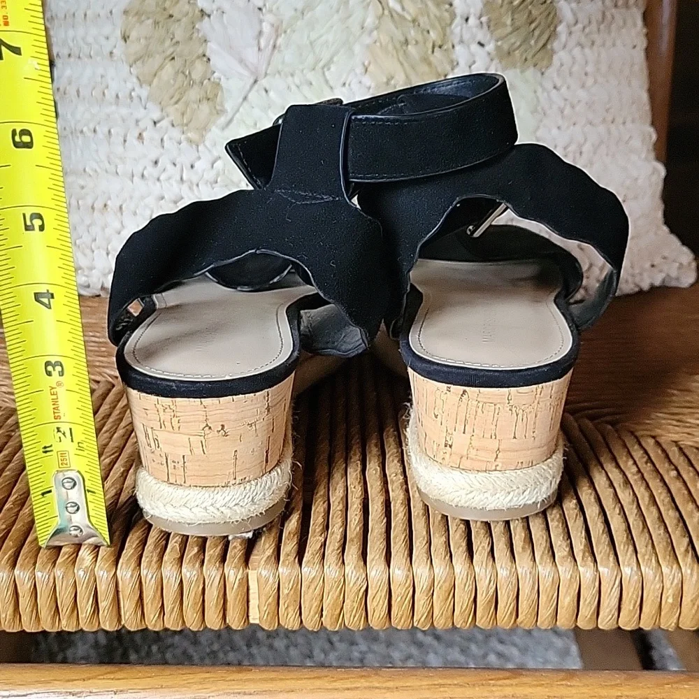 Marc Fisher Faitful platform, ankle strap sandals, size 10M