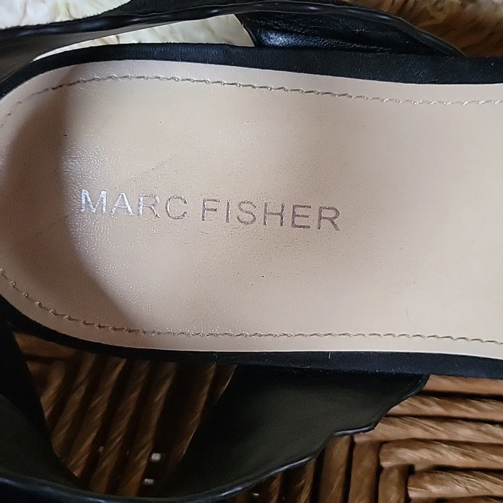 Marc Fisher Faitful platform, ankle strap sandals, size 10M