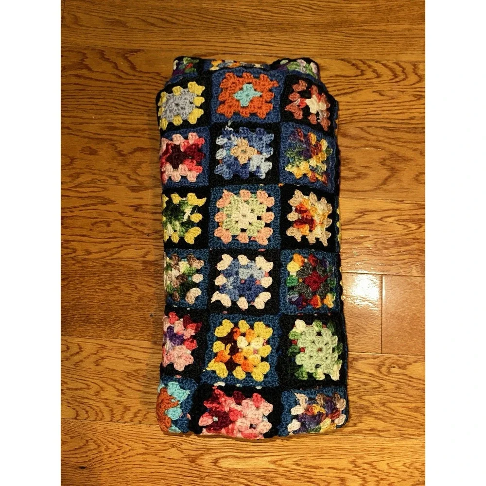 Handmade size 66x41