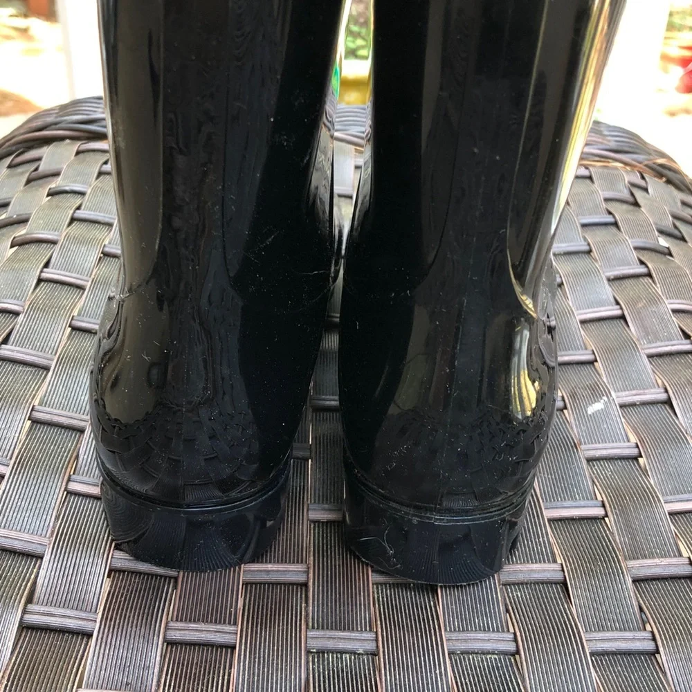 women’s black