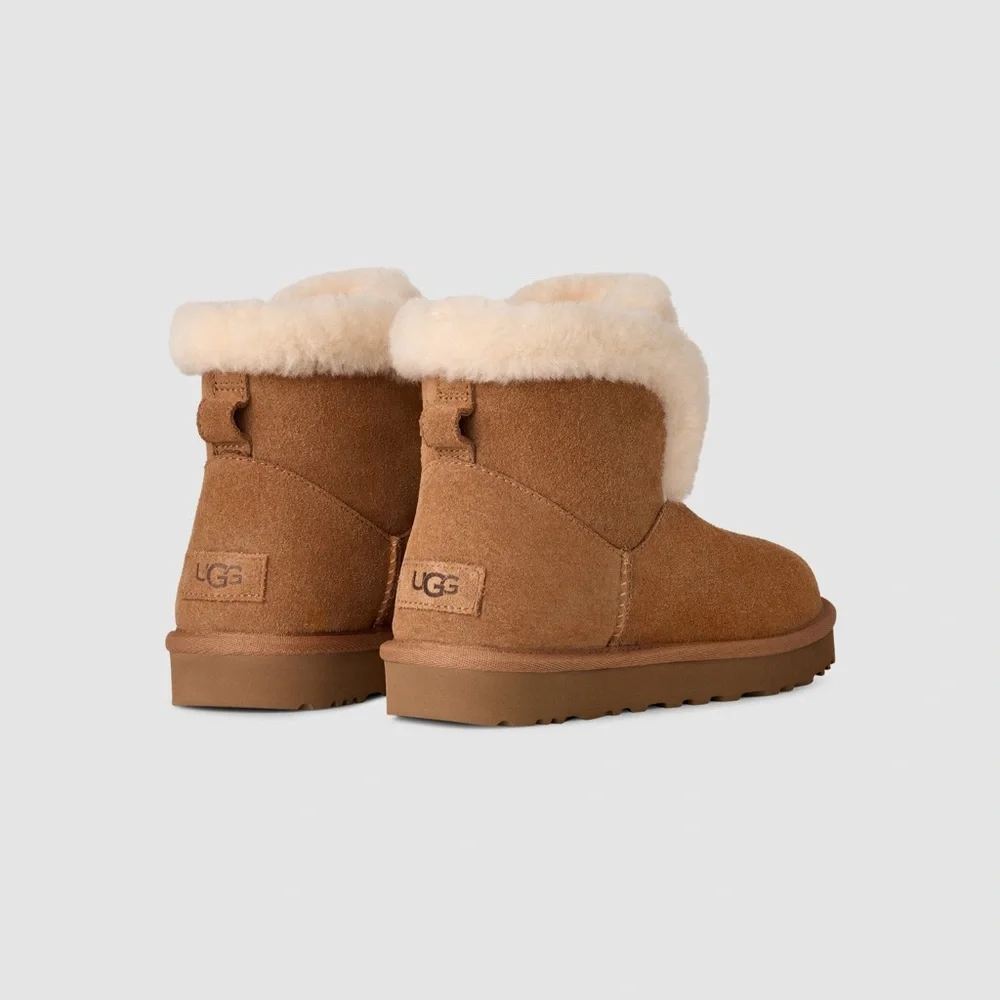 UGG classic mini