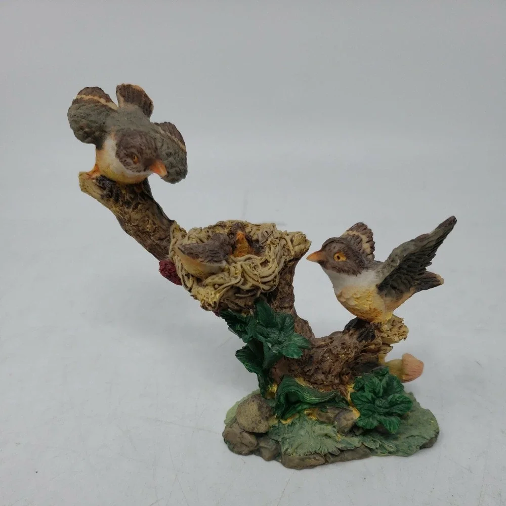 Virginia's Warbler Bird Figurine With‎ Babies In Nest On Branch China SKU#576595