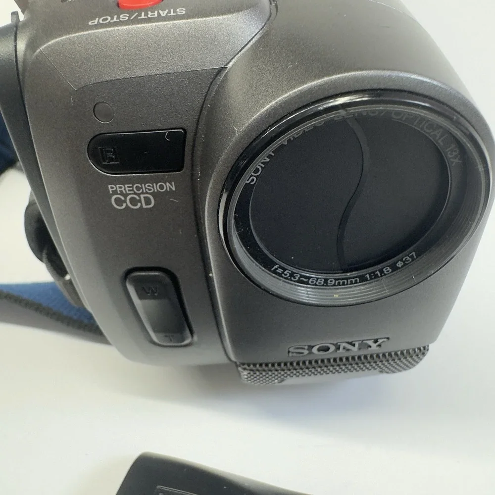 Sony ccd trv22
