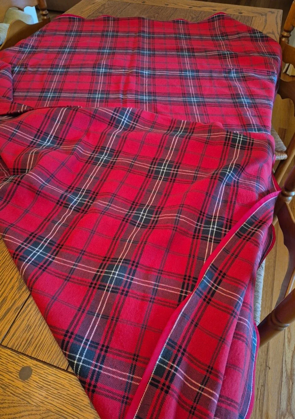 Williams-Sonoma Red and Black Tartan Tablecloth. 70