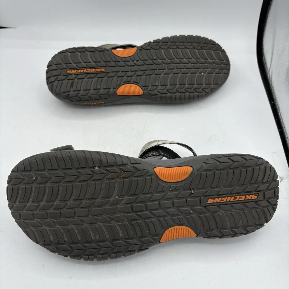 Skechers pre owned