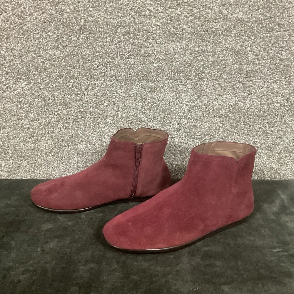 AEROSOLES product pair