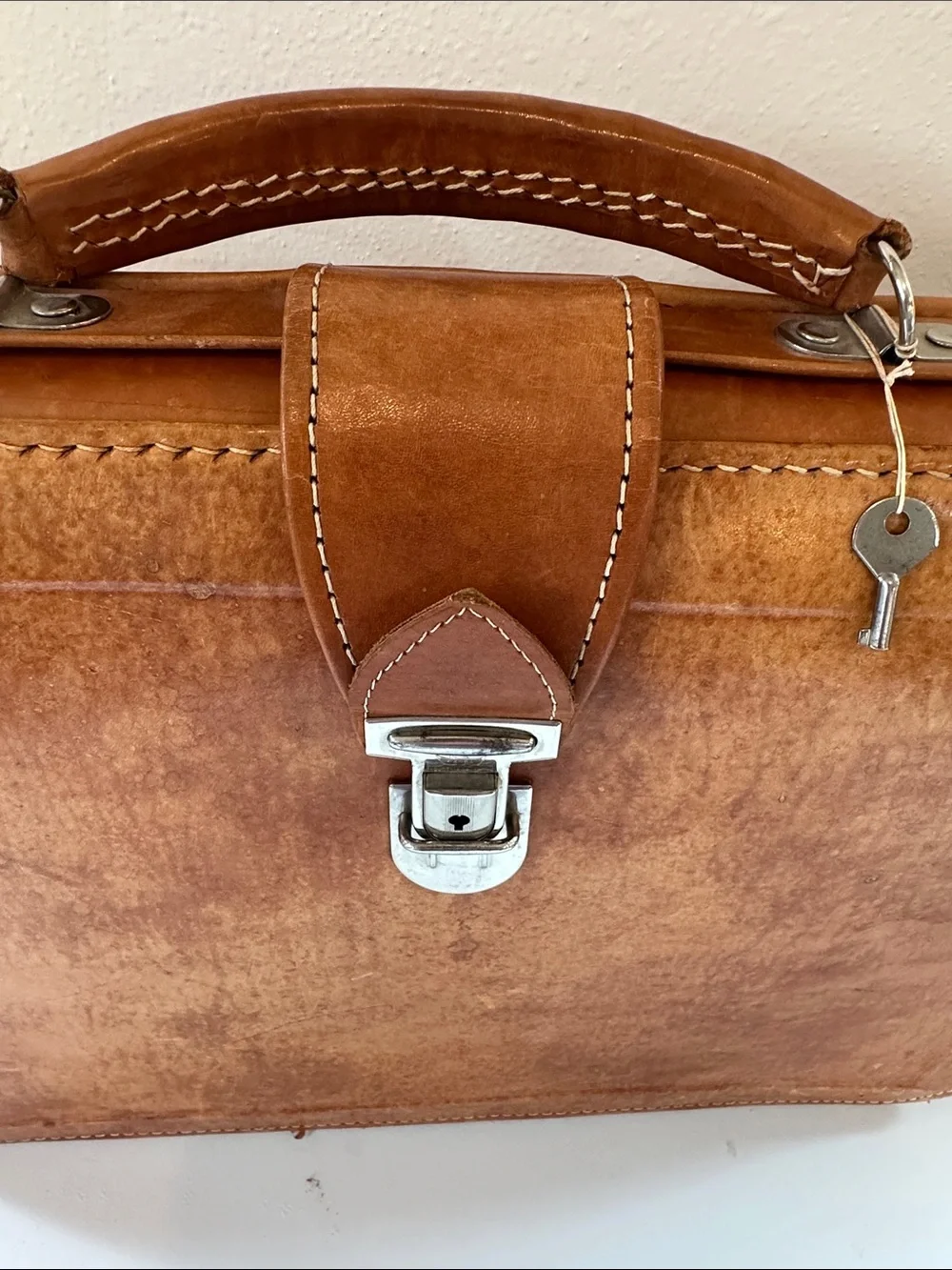 M.R.Canoa Industria Argentina stylish tan